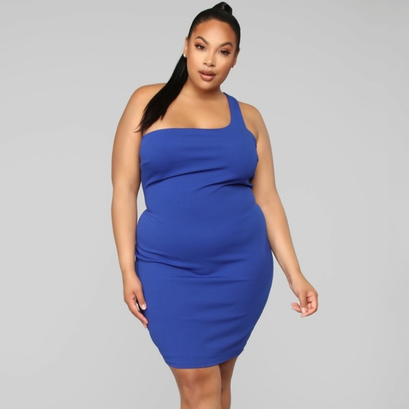 Dress - Picture 1 of 3